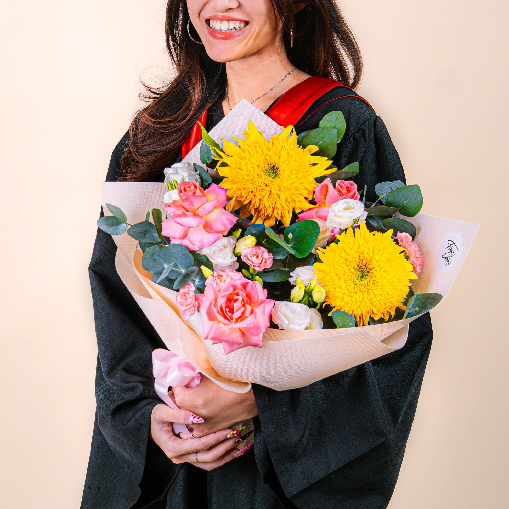 bundles_graduation Hugs & Kisses Sunflower Bouquet
