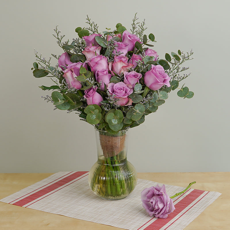 flowers_vase Lavinia