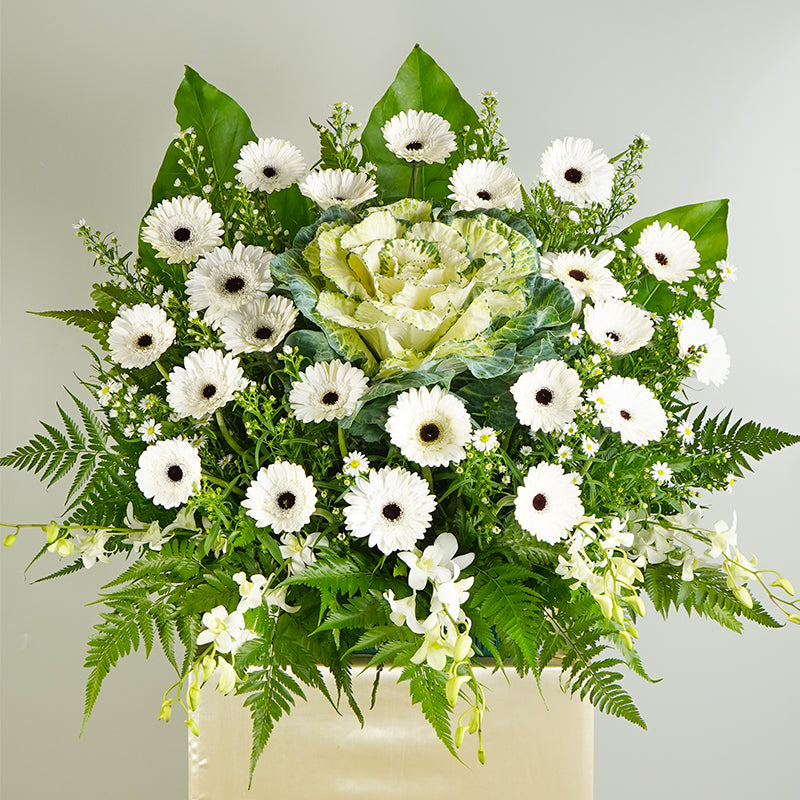 flower_stand_condolence Loving Reminisce Condolence / Funeral Flowers