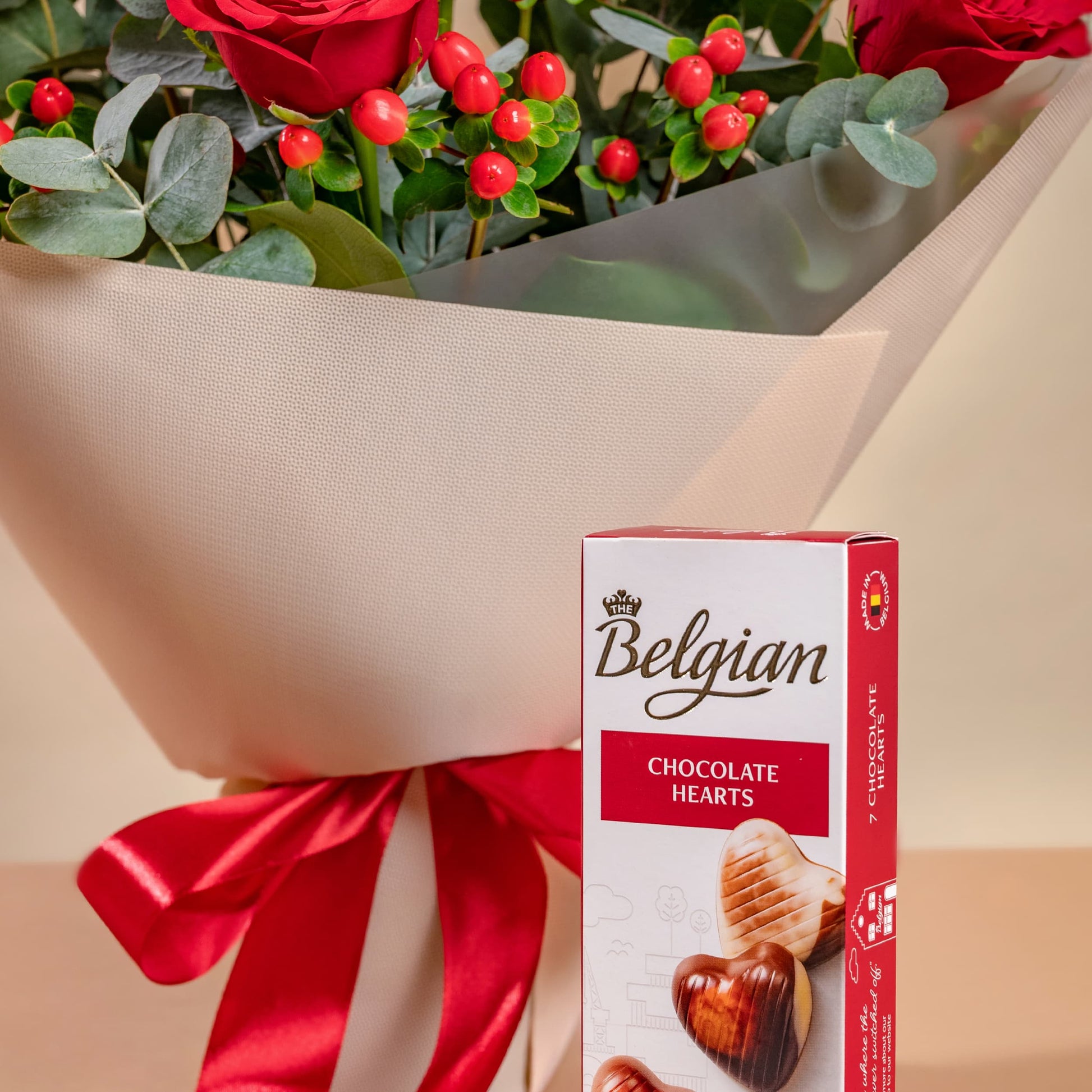 bundle_bouquet_chocolate Sweet Romance Valentine's Gift Set